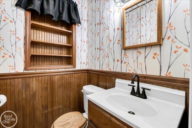 52161 Brentwood Drive, Shelby Twp, MI 48316