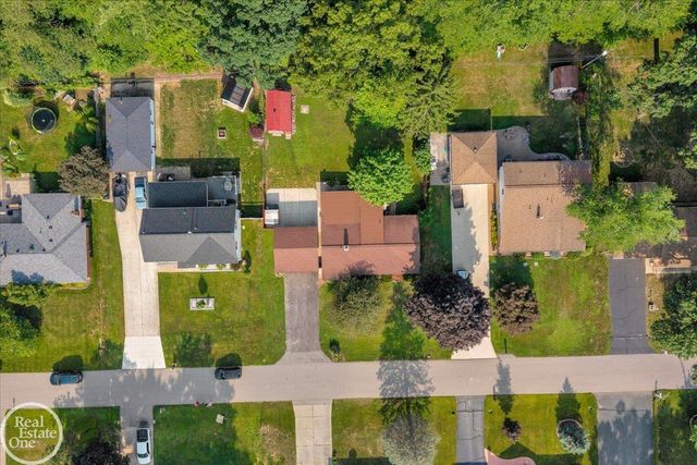 52161 Brentwood Drive, Shelby Twp, MI 48316