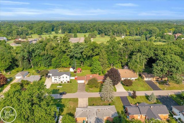 52161 Brentwood Drive, Shelby Twp, MI 48316