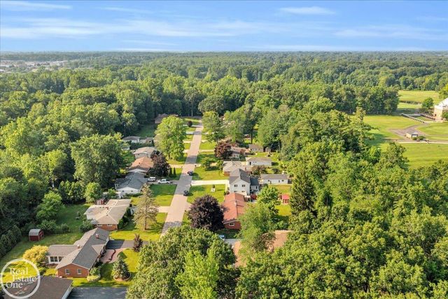 52161 Brentwood Drive, Shelby Twp, MI 48316