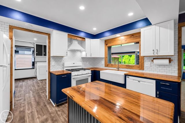 52161 Brentwood Drive, Shelby Twp, MI 48316