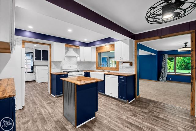 52161 Brentwood Drive, Shelby Twp, MI 48316