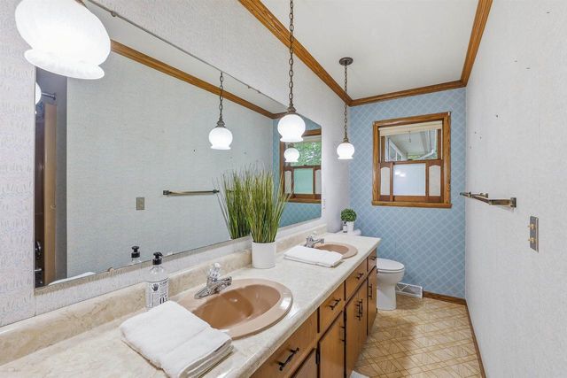 542 WAKEFIELD AVENUE, Fond Du Lac, WI 54935