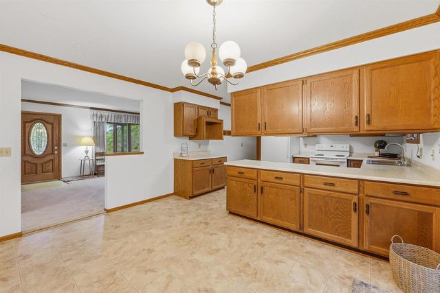 542 WAKEFIELD AVENUE, Fond Du Lac, WI 54935
