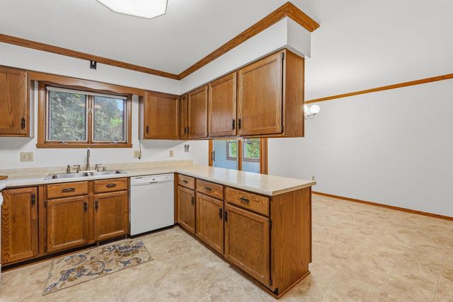 542 WAKEFIELD AVENUE, Fond Du Lac, WI 54935