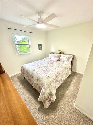 10721 Crestview Dr, North Huntingdon, PA 15642