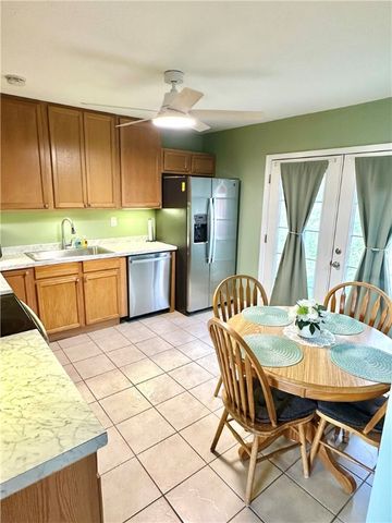 10721 Crestview Dr, North Huntingdon, PA 15642