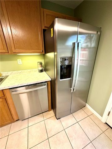 10721 Crestview Dr, North Huntingdon, PA 15642