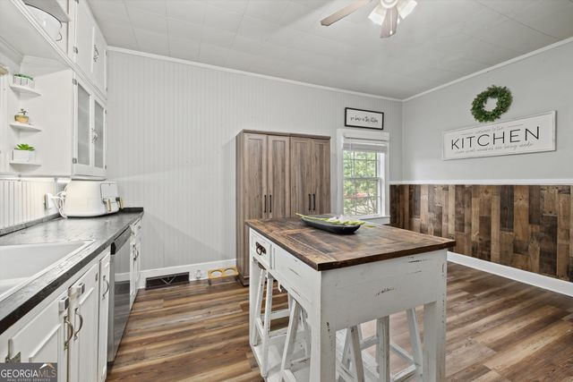 157 Park Avenue, Trion, GA 30753