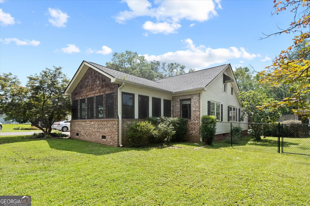 157 Park Avenue, Trion, GA 30753