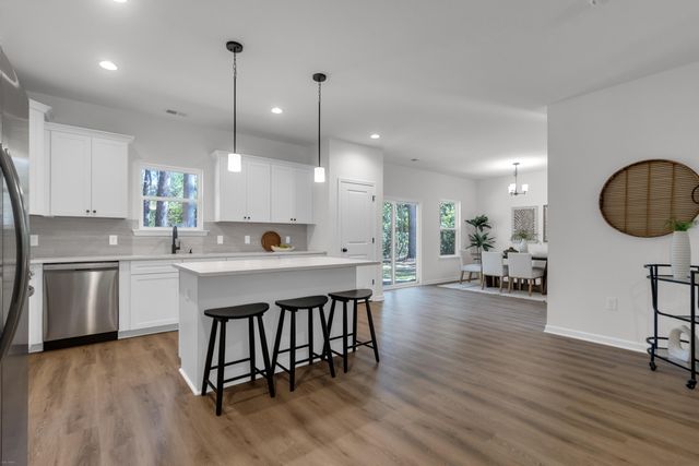 121 Mary Ann Drive, Summerville, SC 29483