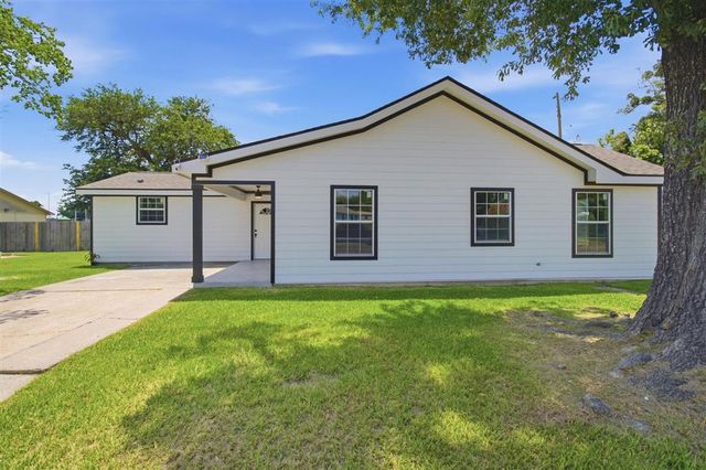1012 Azalea St Street, Lake Charles, LA 70607