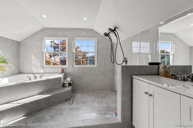 6225 Stahelin Avenue, Detroit, MI 48228