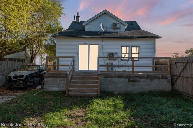 6225 Stahelin Avenue, Detroit, MI 48228