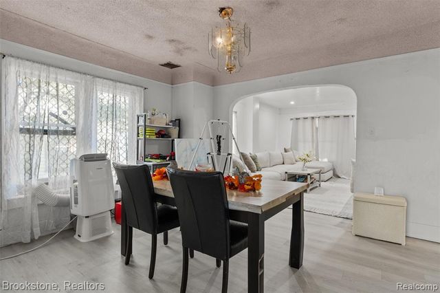 6225 Stahelin Avenue, Detroit, MI 48228