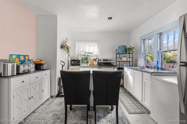 6225 Stahelin Avenue, Detroit, MI 48228