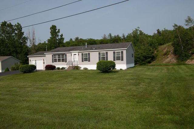 124 Freedom Hill Road, Hampstead, NH 03841