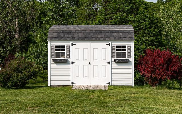 124 Freedom Hill Road, Hampstead, NH 03841