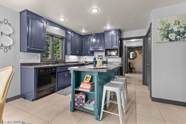 166 BRULE ROAD, De Pere, WI 54115