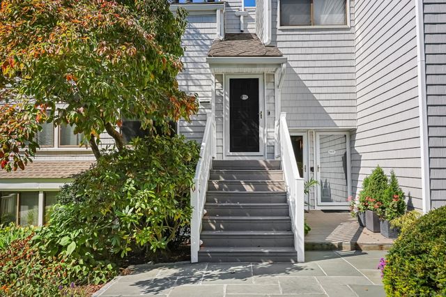 171 Rowayton Woods Drive 171, Norwalk, CT 06854