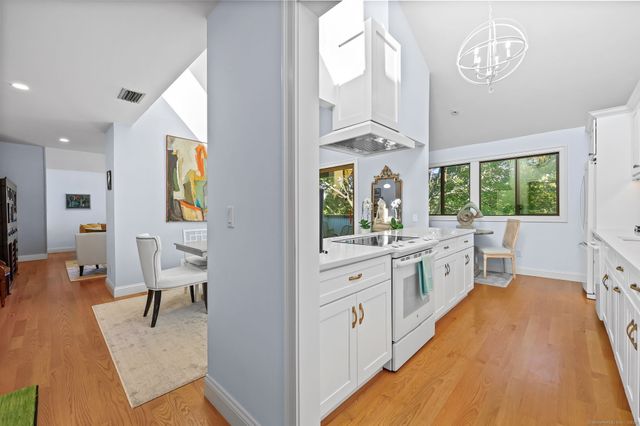 171 Rowayton Woods Drive 171, Norwalk, CT 06854