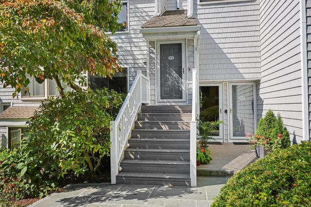 171 Rowayton Woods Drive 171, Norwalk, CT 06854