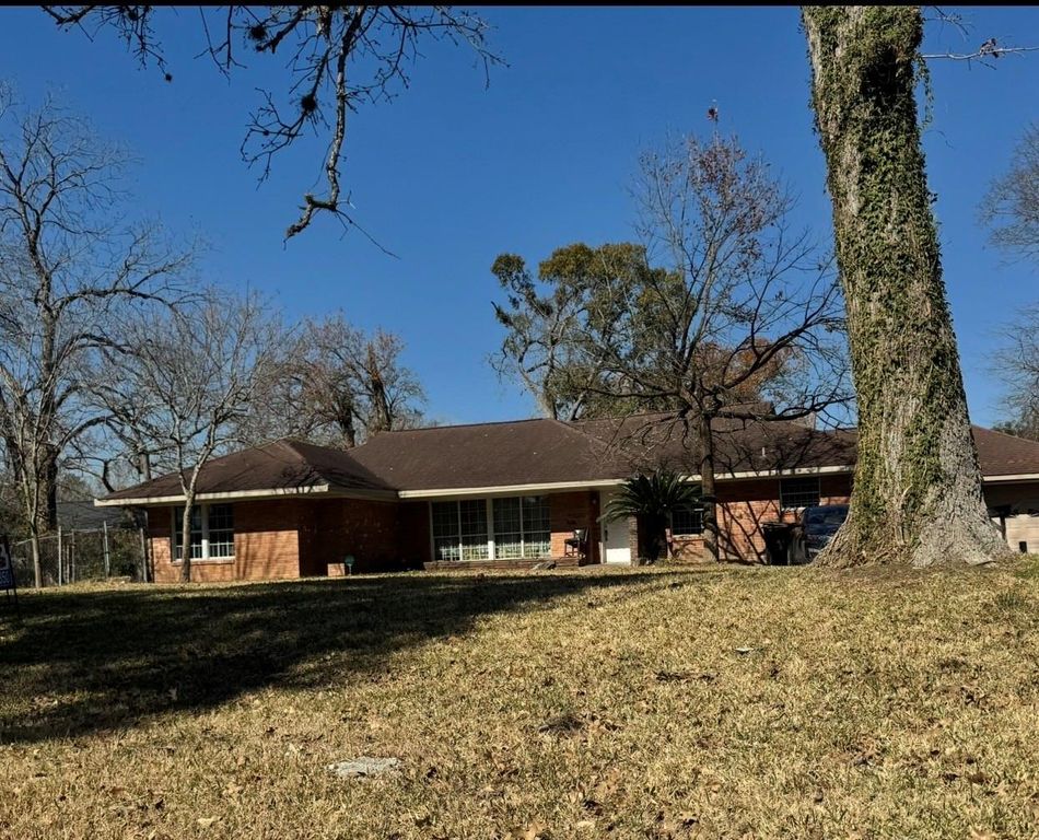 8527 Chalcos Drive, Houston, TX 77017