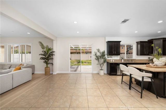 6870 Tourmaline, Eastvale, CA 92880