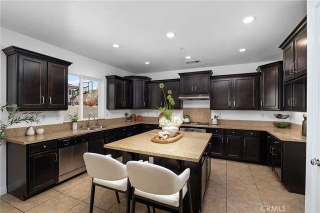 6870 Tourmaline, Eastvale, CA 92880