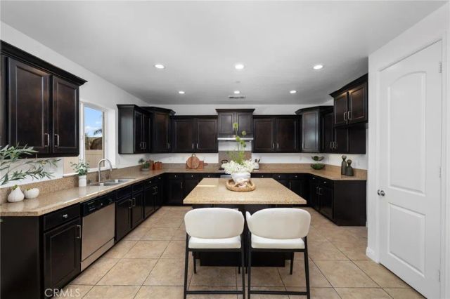 6870 Tourmaline, Eastvale, CA 92880