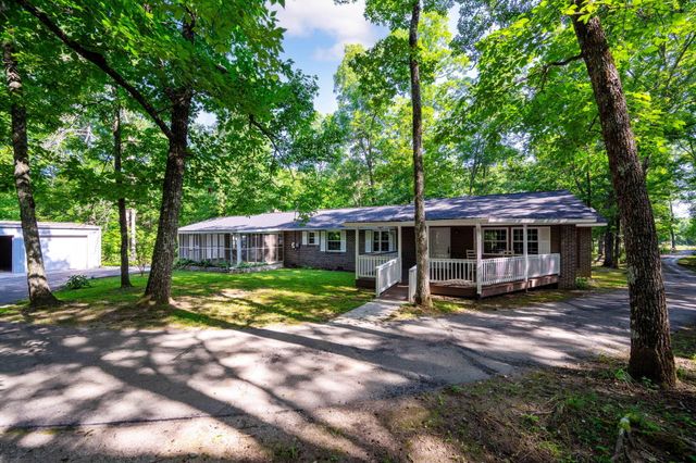 1688 Ga 136, Trenton, GA 30752