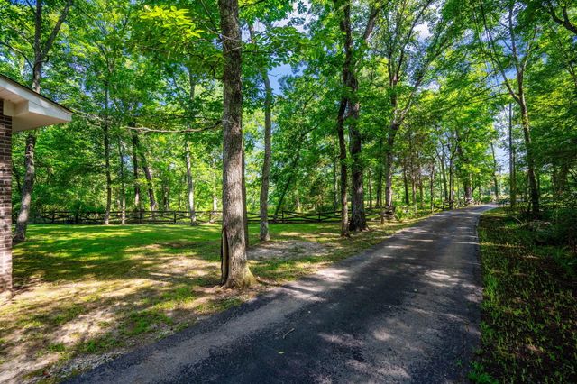 1688 Ga 136, Trenton, GA 30752