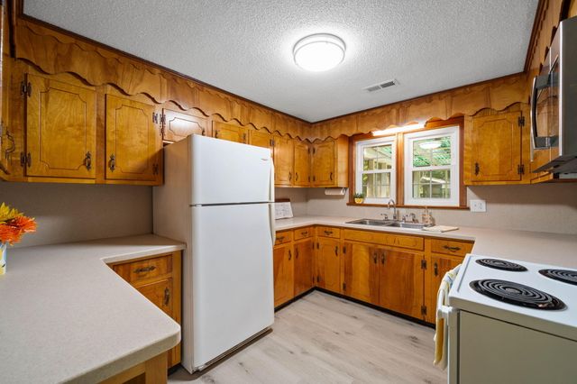 1688 Ga 136, Trenton, GA 30752