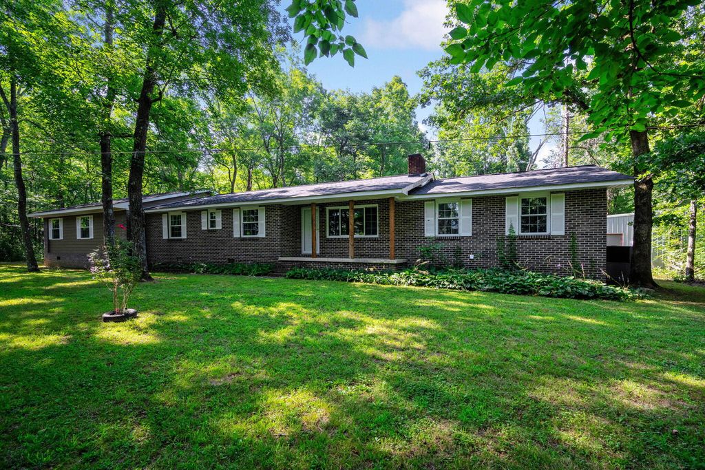 1688 Ga 136, Trenton, GA 30752