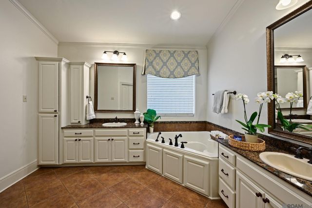 15223 Lockett Ln, Baton Rouge, LA 70810