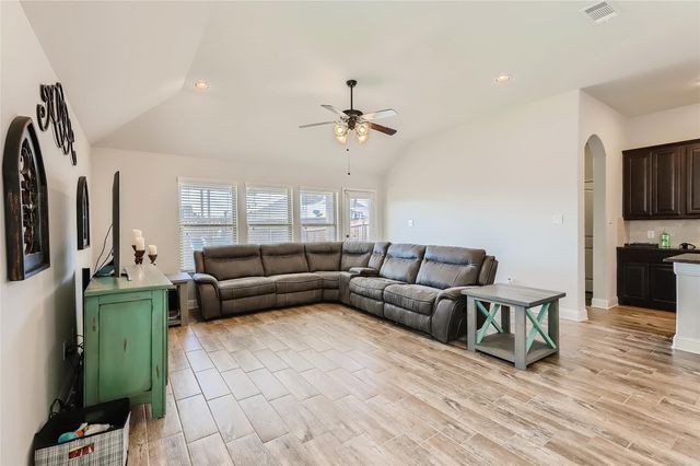 1025 Colonial Drive, Royse City, TX 75189