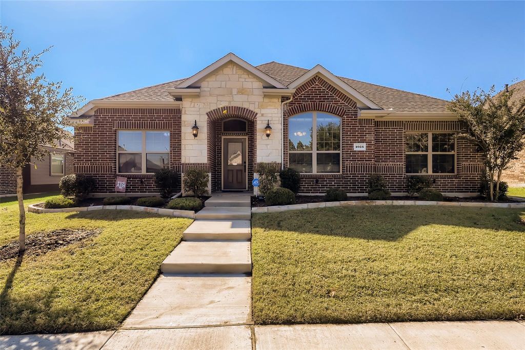 1025 Colonial Drive, Royse City, TX 75189