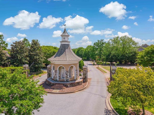 5 Norman Place, Greenville, SC 29615