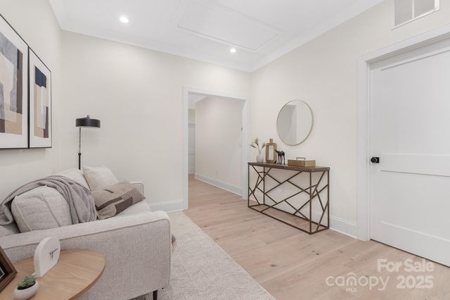 514 W Cama Street, Charlotte, NC 28209