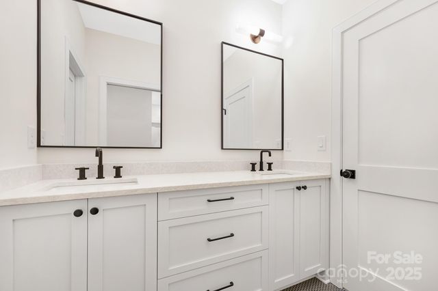 514 W Cama Street, Charlotte, NC 28209