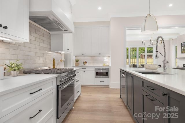 514 W Cama Street, Charlotte, NC 28209