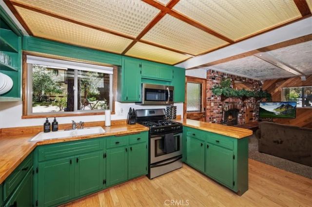 190 Spruce, Sugarloaf, CA 92386