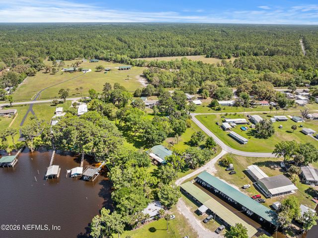 105 S LAKE GEORGE Drive, Georgetown, FL 32139