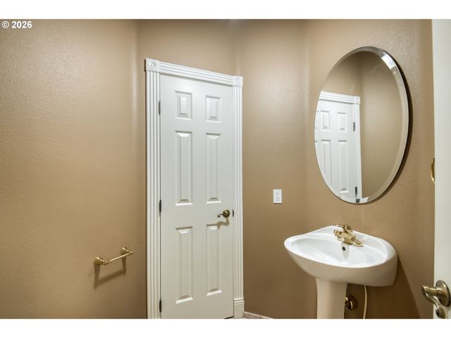 9583 Nw RANDALL Ln, Portland, OR 97229