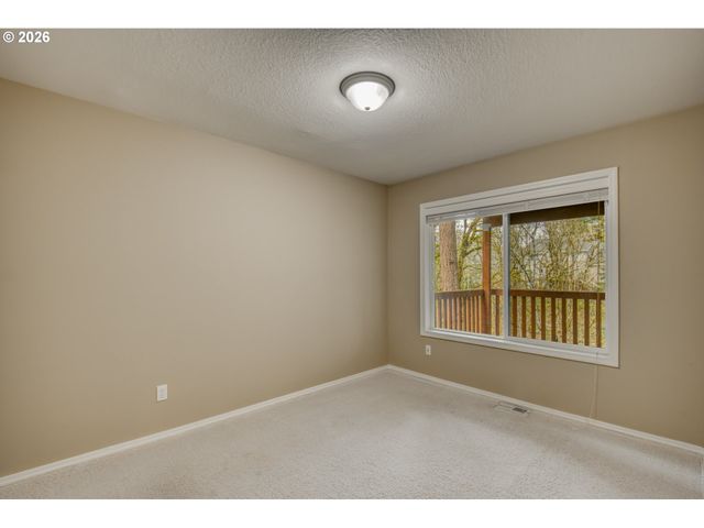 9583 Nw RANDALL Ln, Portland, OR 97229