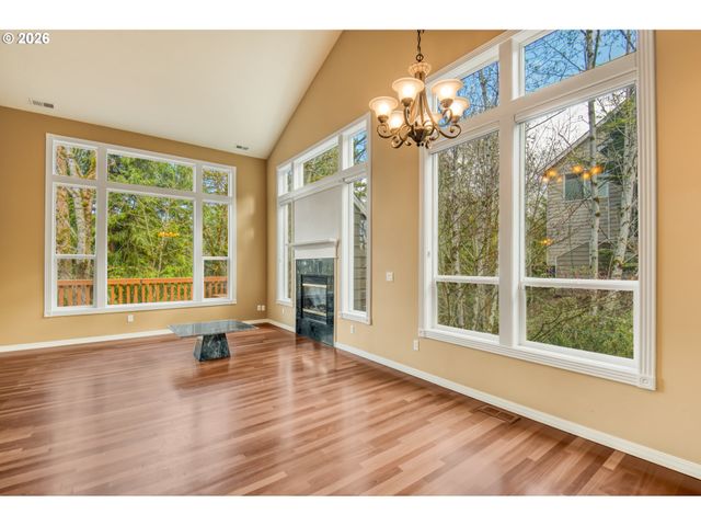 9583 Nw RANDALL Ln, Portland, OR 97229