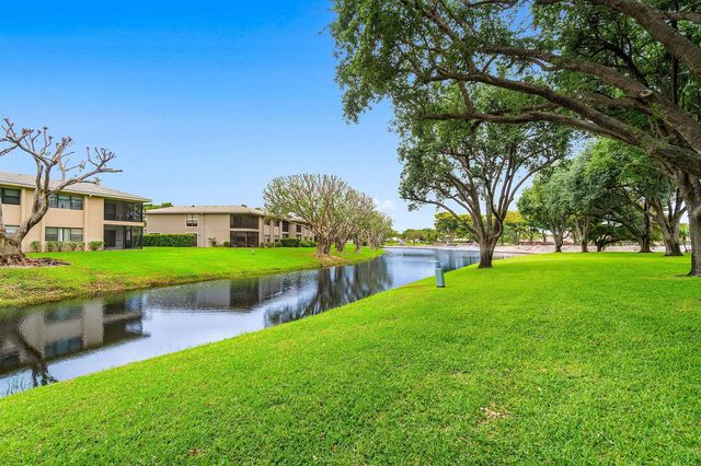 16 Stratford Drive E C, Boynton Beach, FL 33436