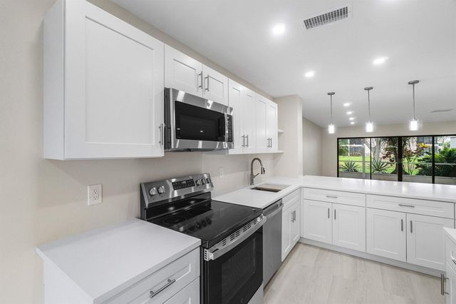 16 Stratford Drive E C, Boynton Beach, FL 33436