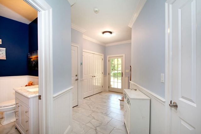 17 Saddle Ln, Hanover, MA 02339