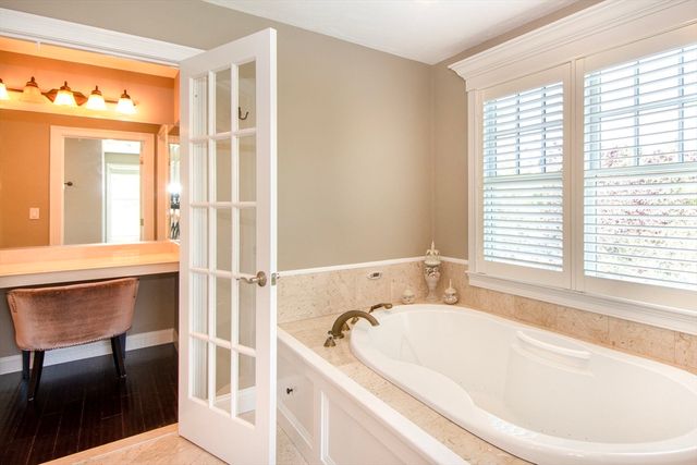 17 Saddle Ln, Hanover, MA 02339